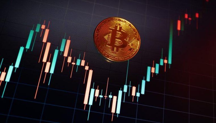 blackrock powers bitcoin etf gains despite big outflows from rivals 768x432 1